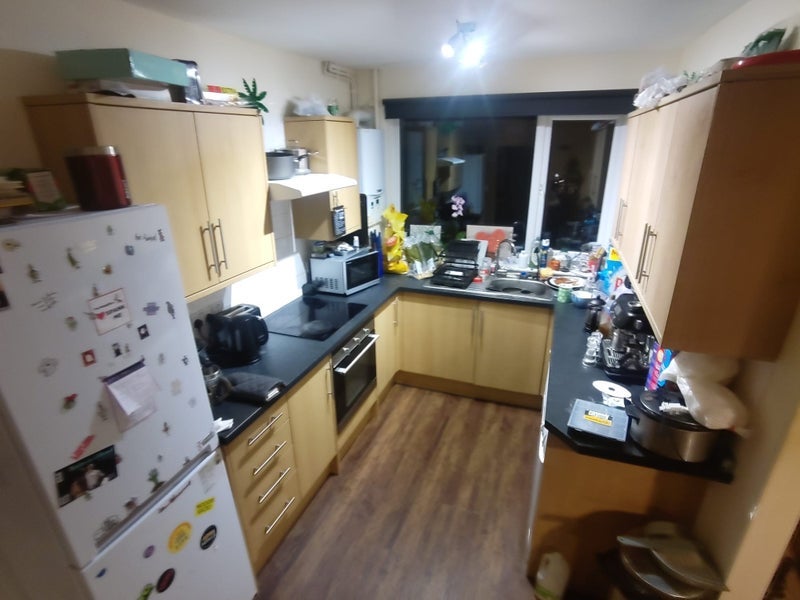 Room Grange Court Road in Bristol