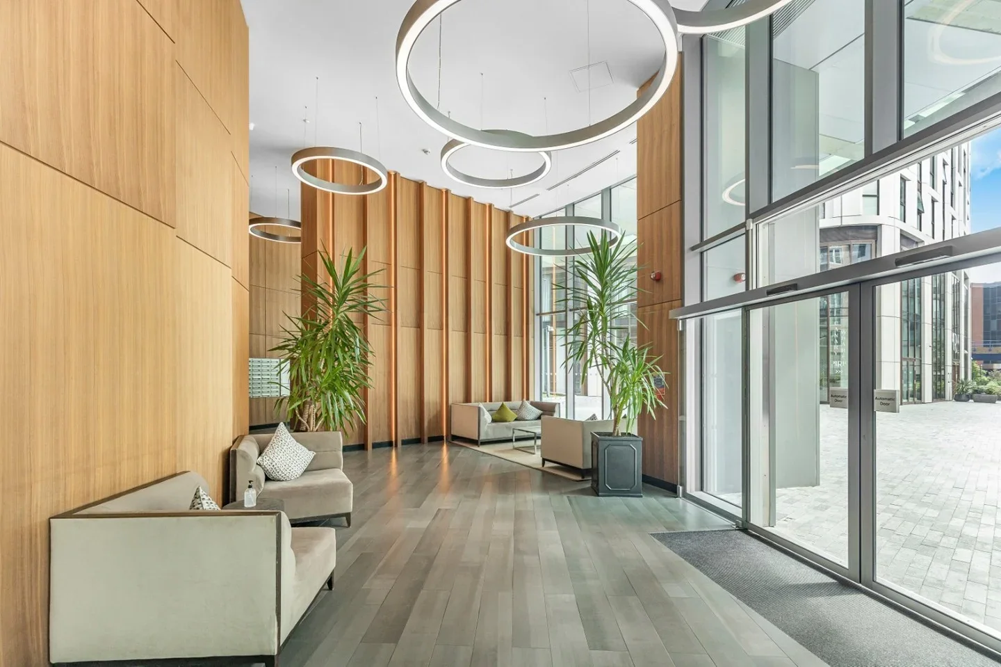 Flat Crossharbour Plaza in Greater London
