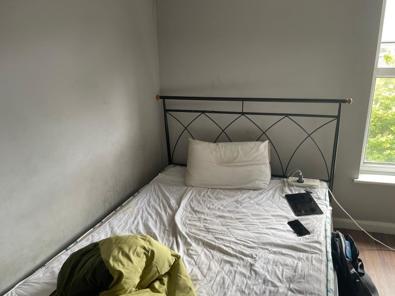 Room Bath Road in Bristol