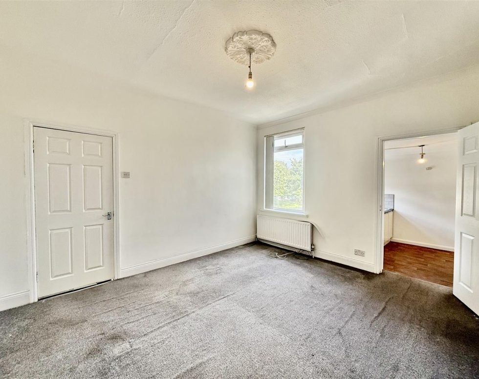 Flat Gladstone Terrace in Crook