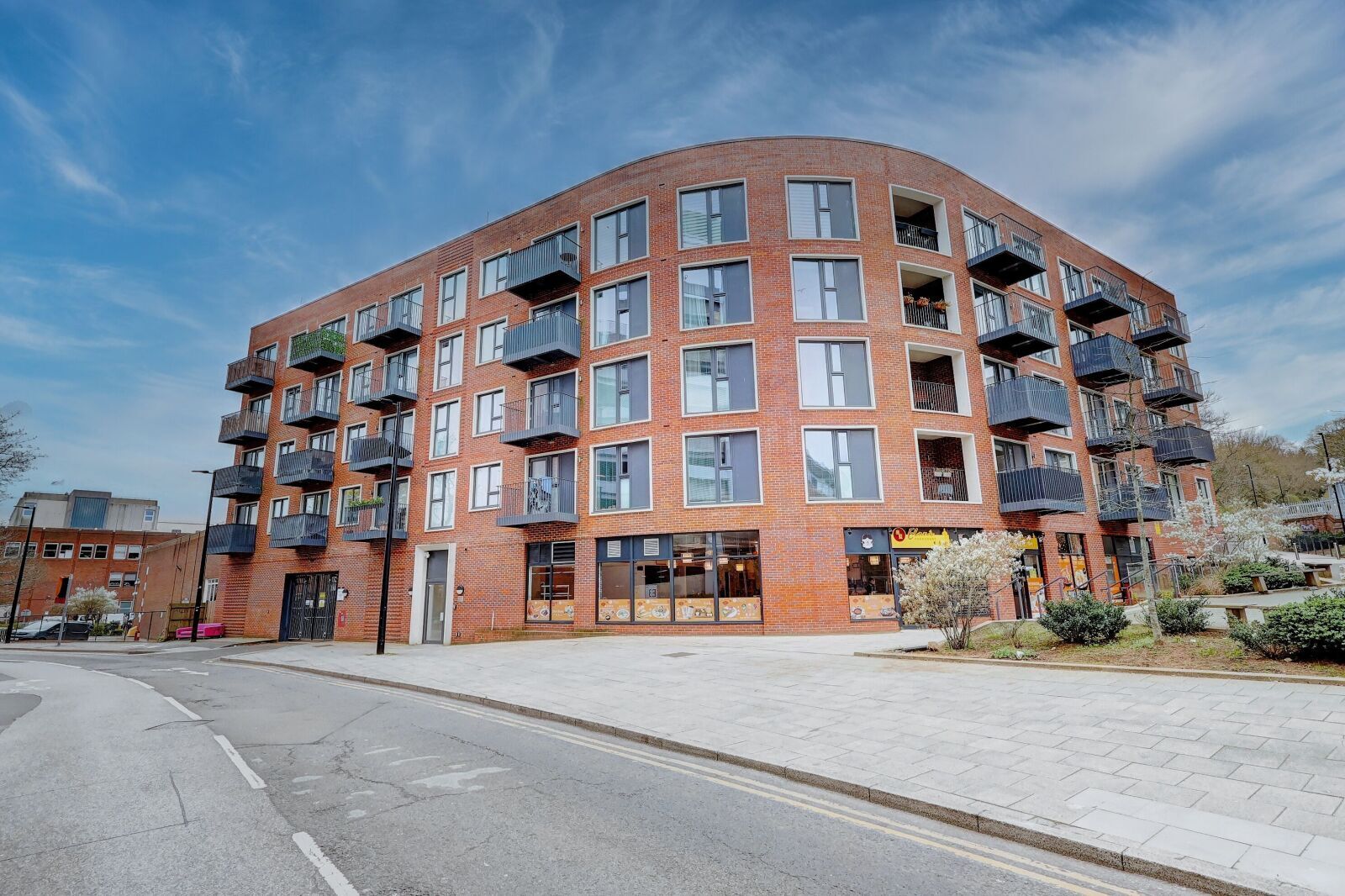Flat Queen Alexandra Road in High Wycombe