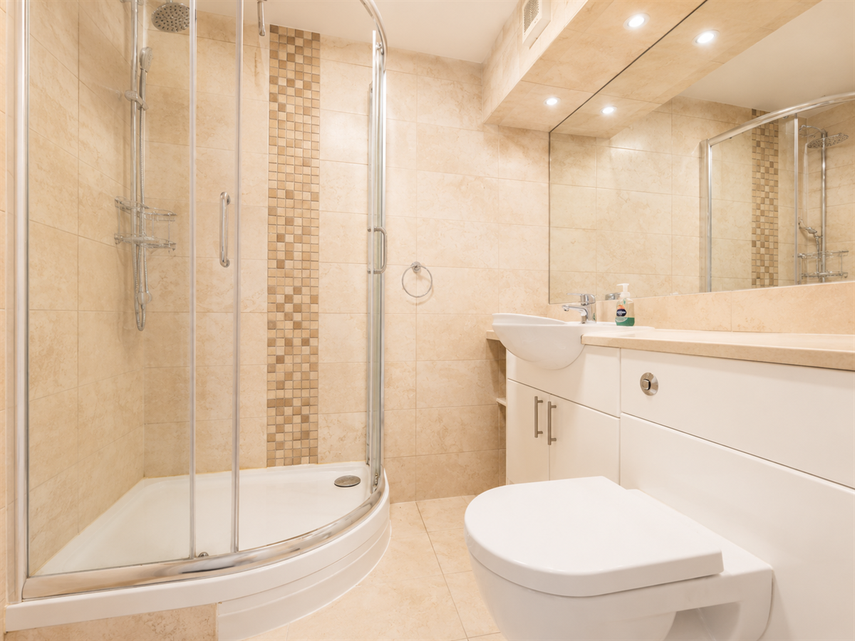 Flat Euston Grove in Greater London