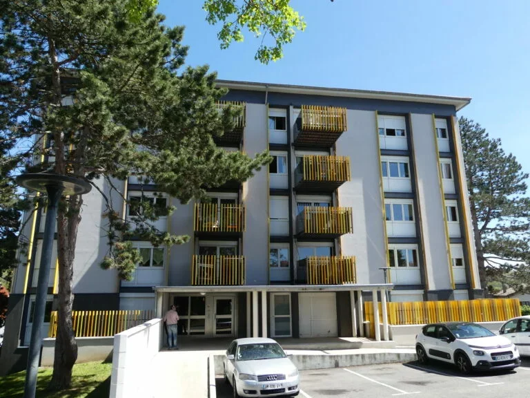 Appartement Rue du Commandant Noir à Saint-Donat-sur-l'Herbasse