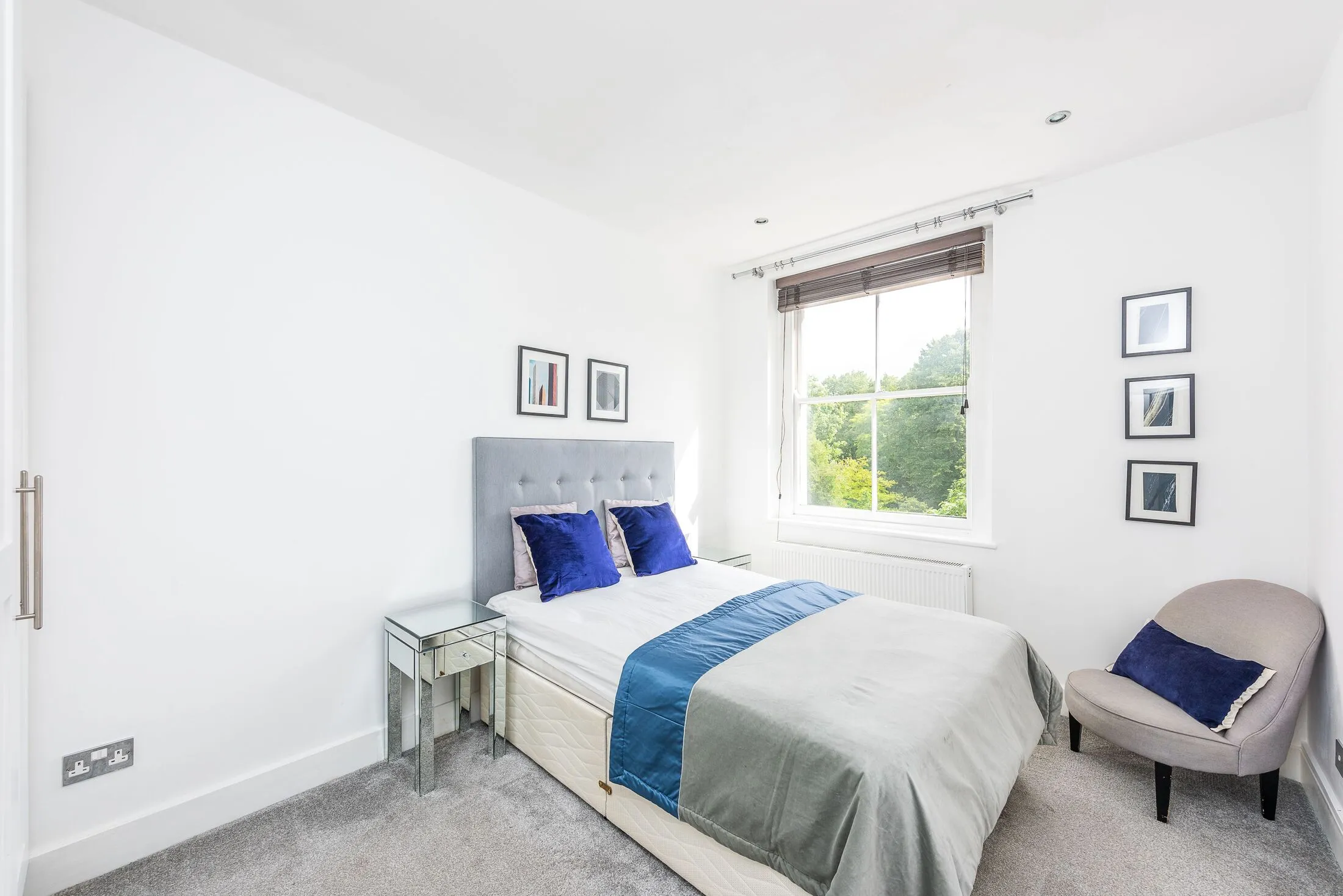 Flat Oakley Street in Greater London