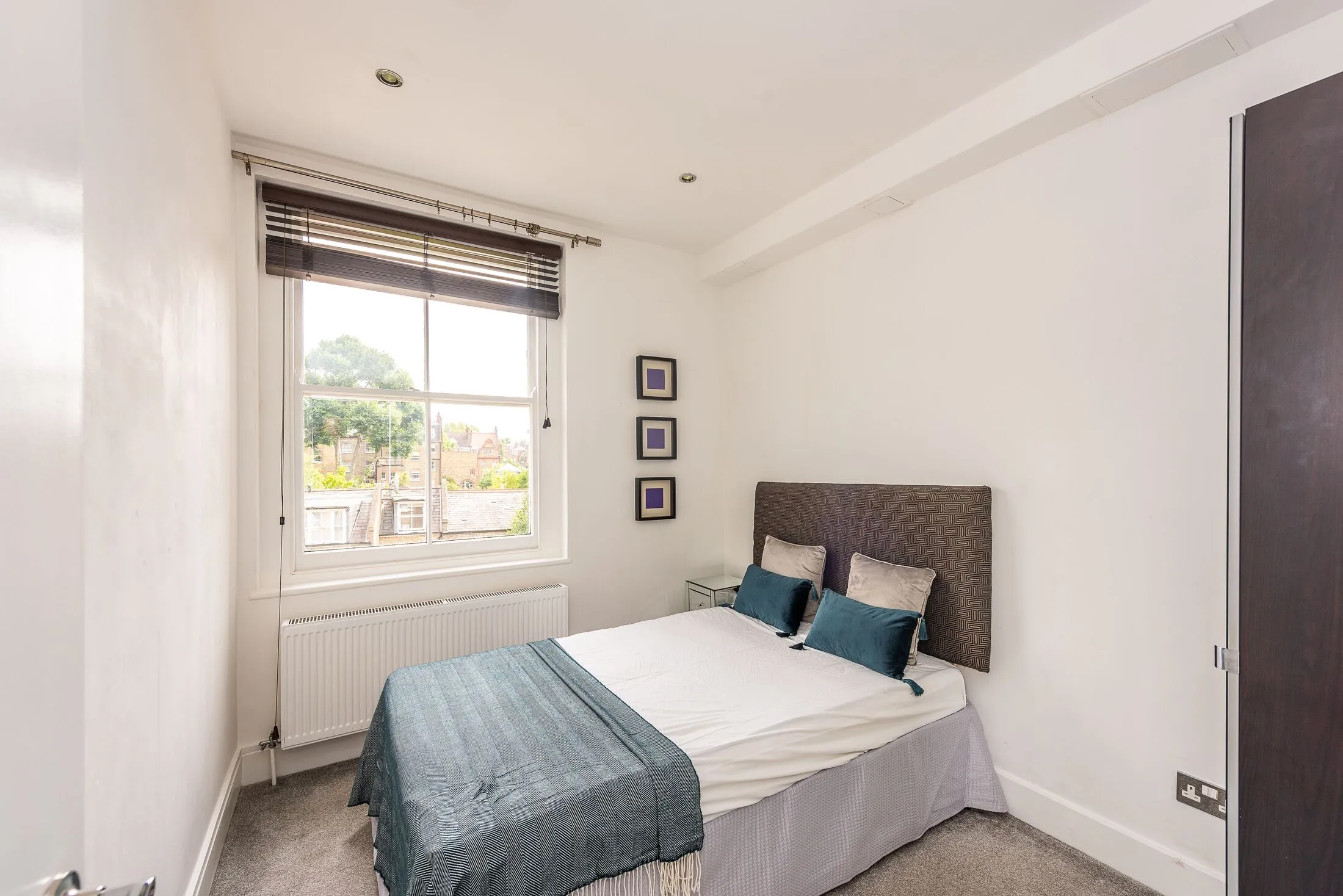 Flat Oakley Street in Greater London