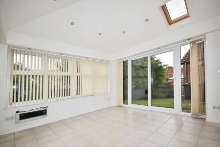 House Royal Oak Court in North Kesteven