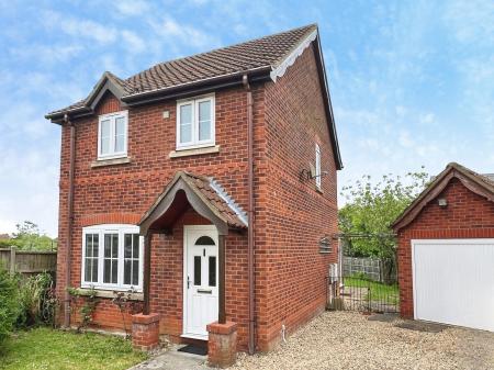 House Royal Oak Court in North Kesteven