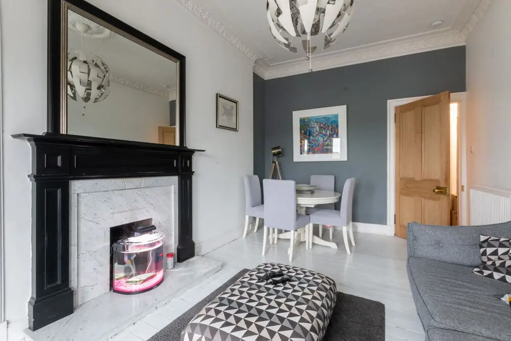 Flat Lochend Road in City of Edinburgh
