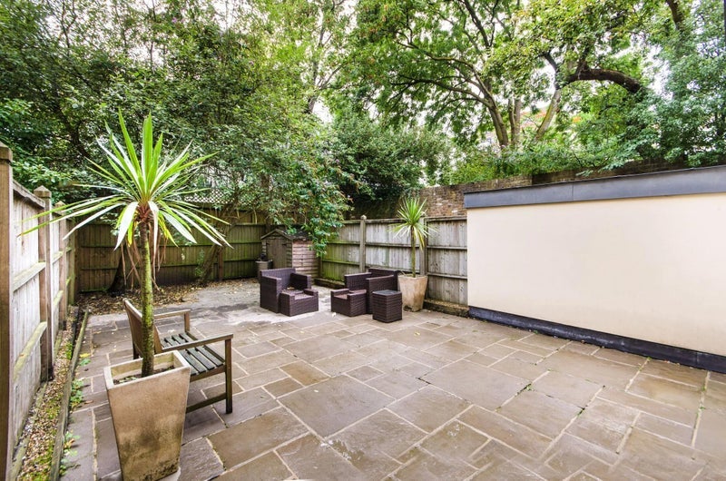 Flat Marlborough Hill in City of Westminster