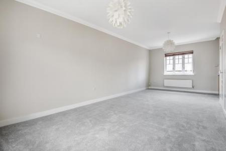 Flat Quakers Court in Vale of White Horse