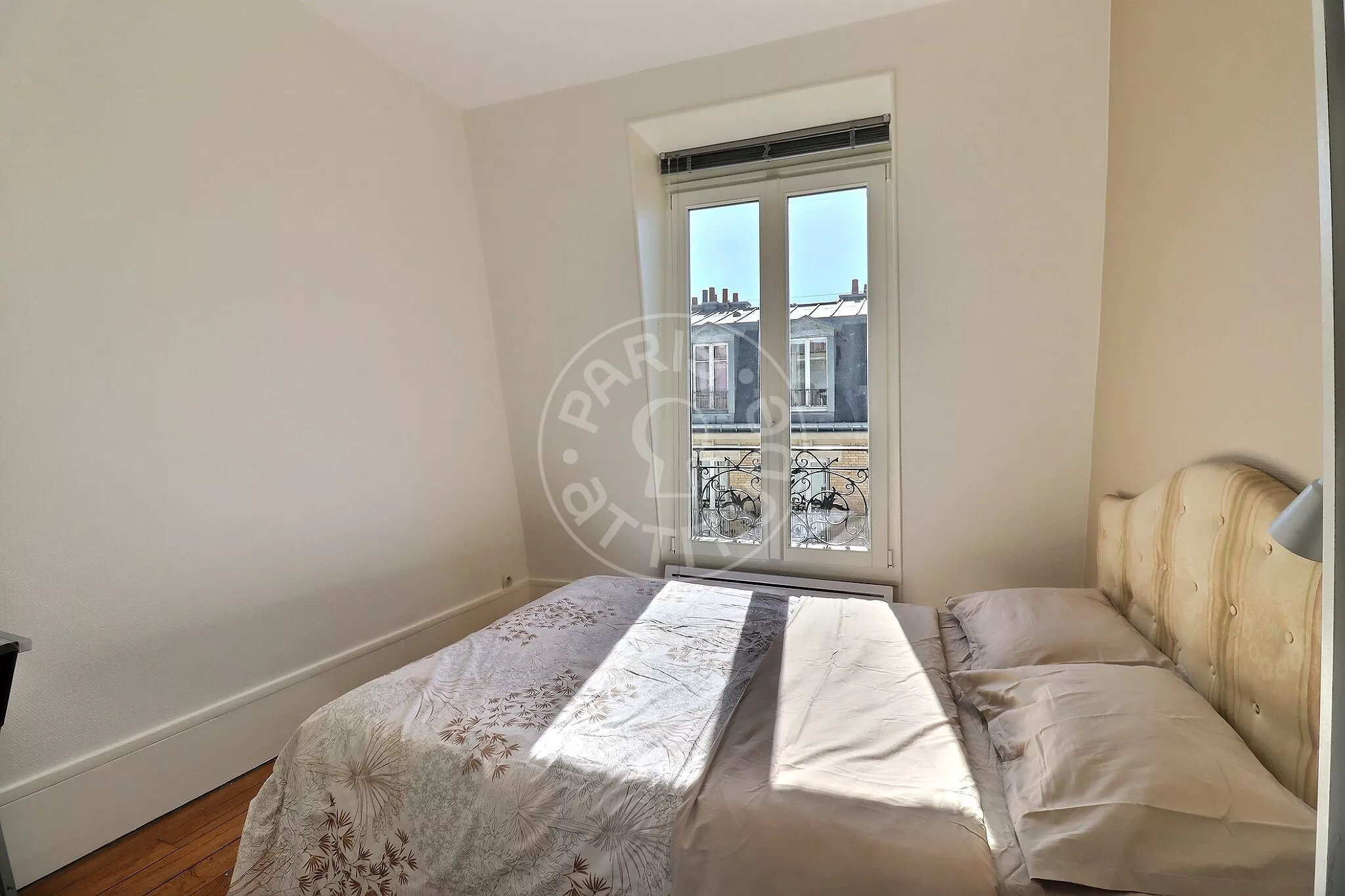 Flat Rue Baron in Paris