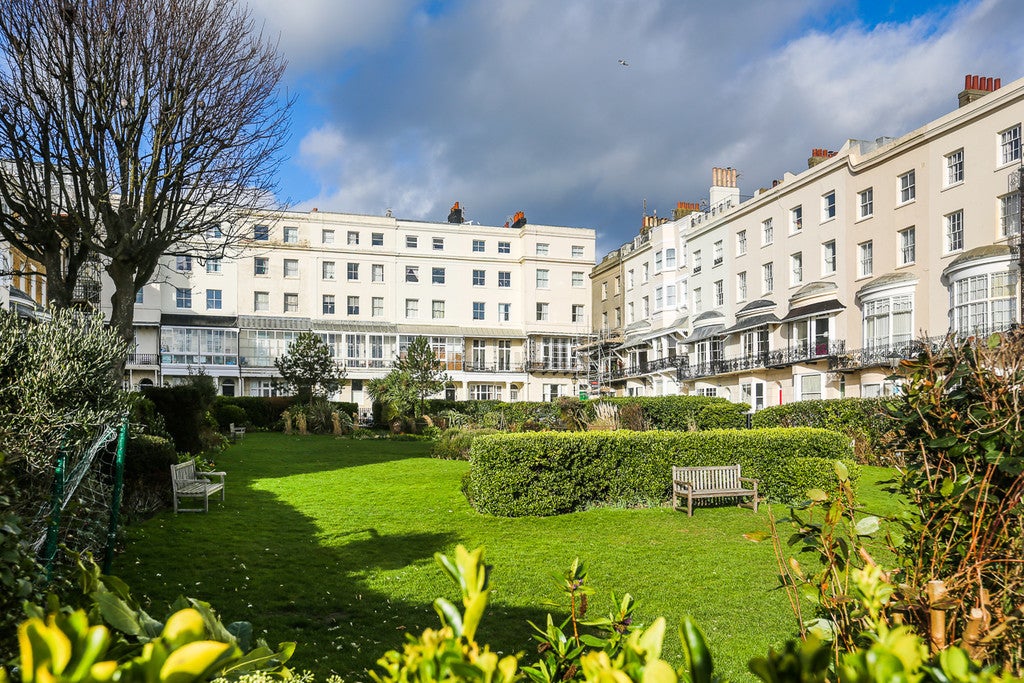 Flat Kings Cliff in Brighton