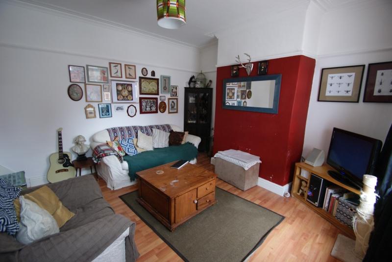 House Kelsall Grove in Leeds