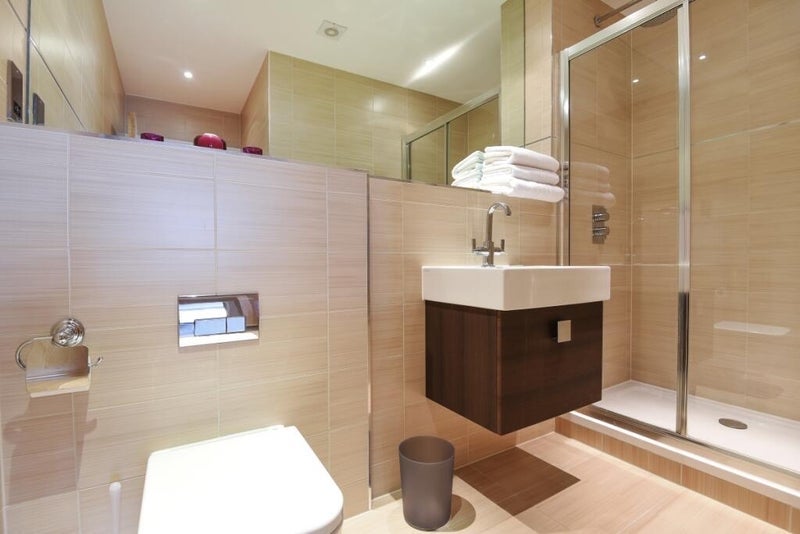 Flat Clapham Road in Greater London