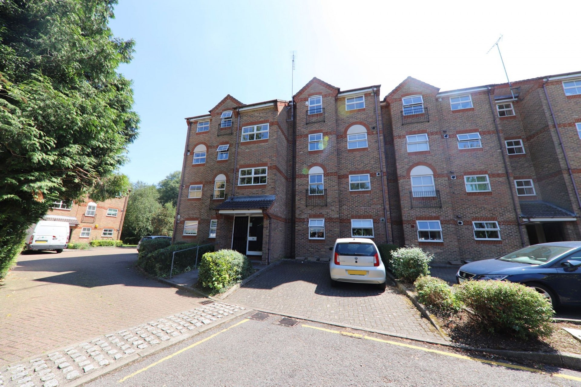 Flat Salters Close in Three Rivers