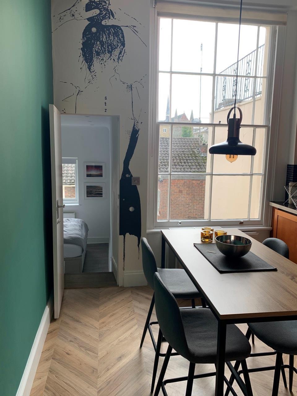 Flat Clarendon Gardens in City of Westminster