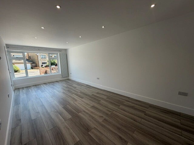 House Epsom Close in Tonbridge and Malling