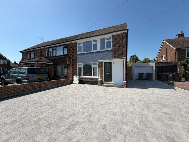 House Epsom Close in Tonbridge and Malling