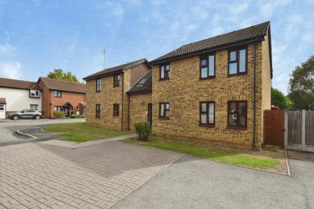 Flat Tugby Place in Chelmsford