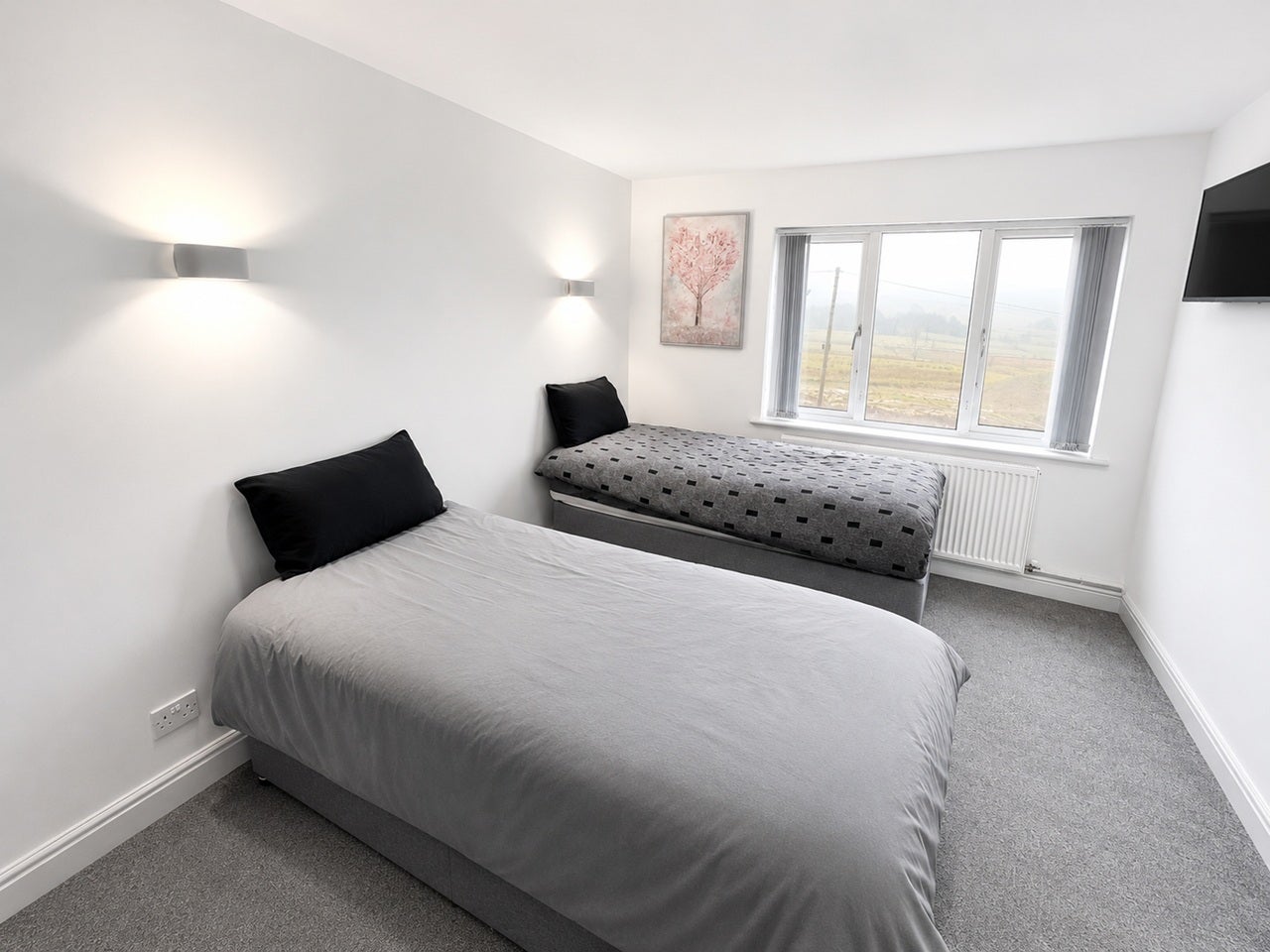 Room Rochdale Road in Oldham