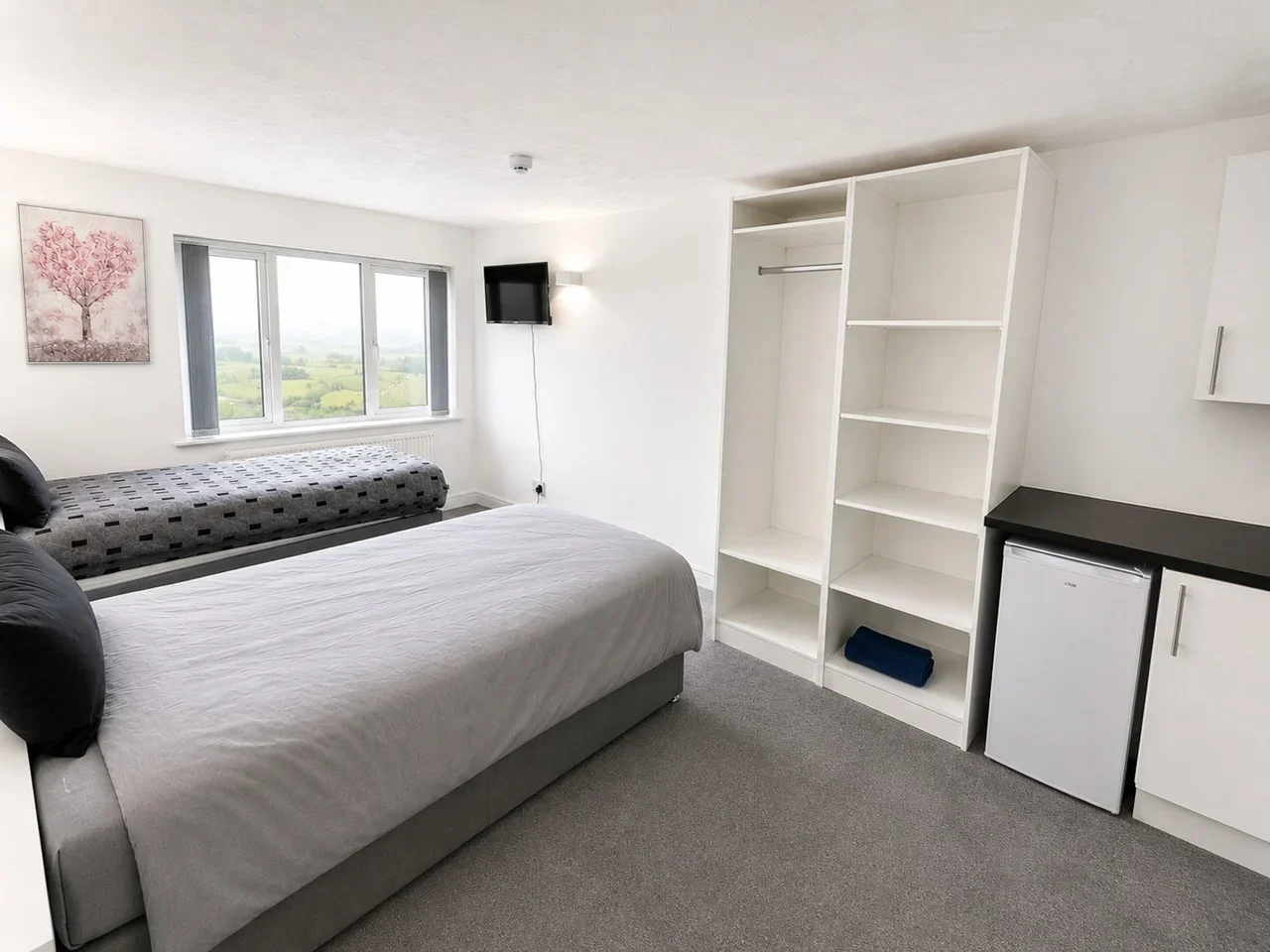 Room Rochdale Road in Oldham