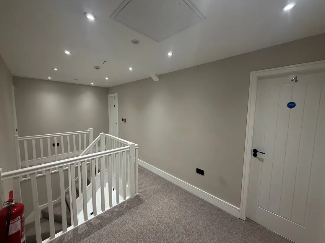 Room Neath Road in Swansea