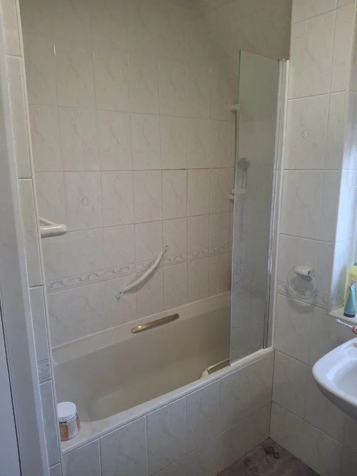 Room Eversley Way in Greater London