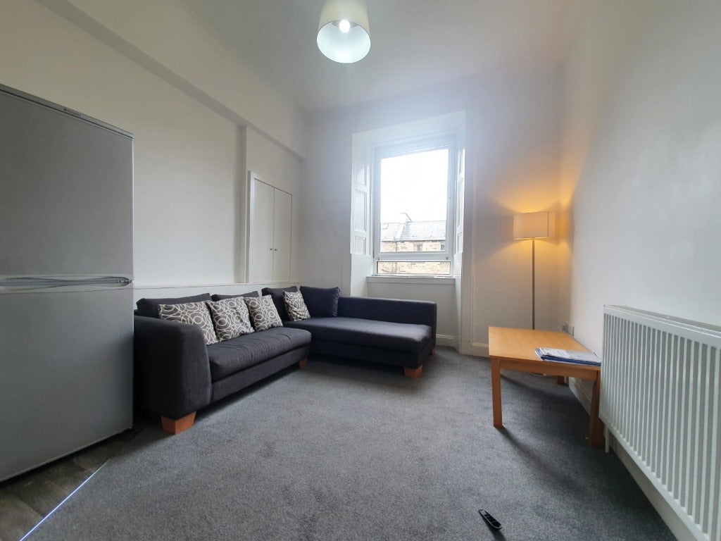 Flat Valleyfield Street in City of Edinburgh
