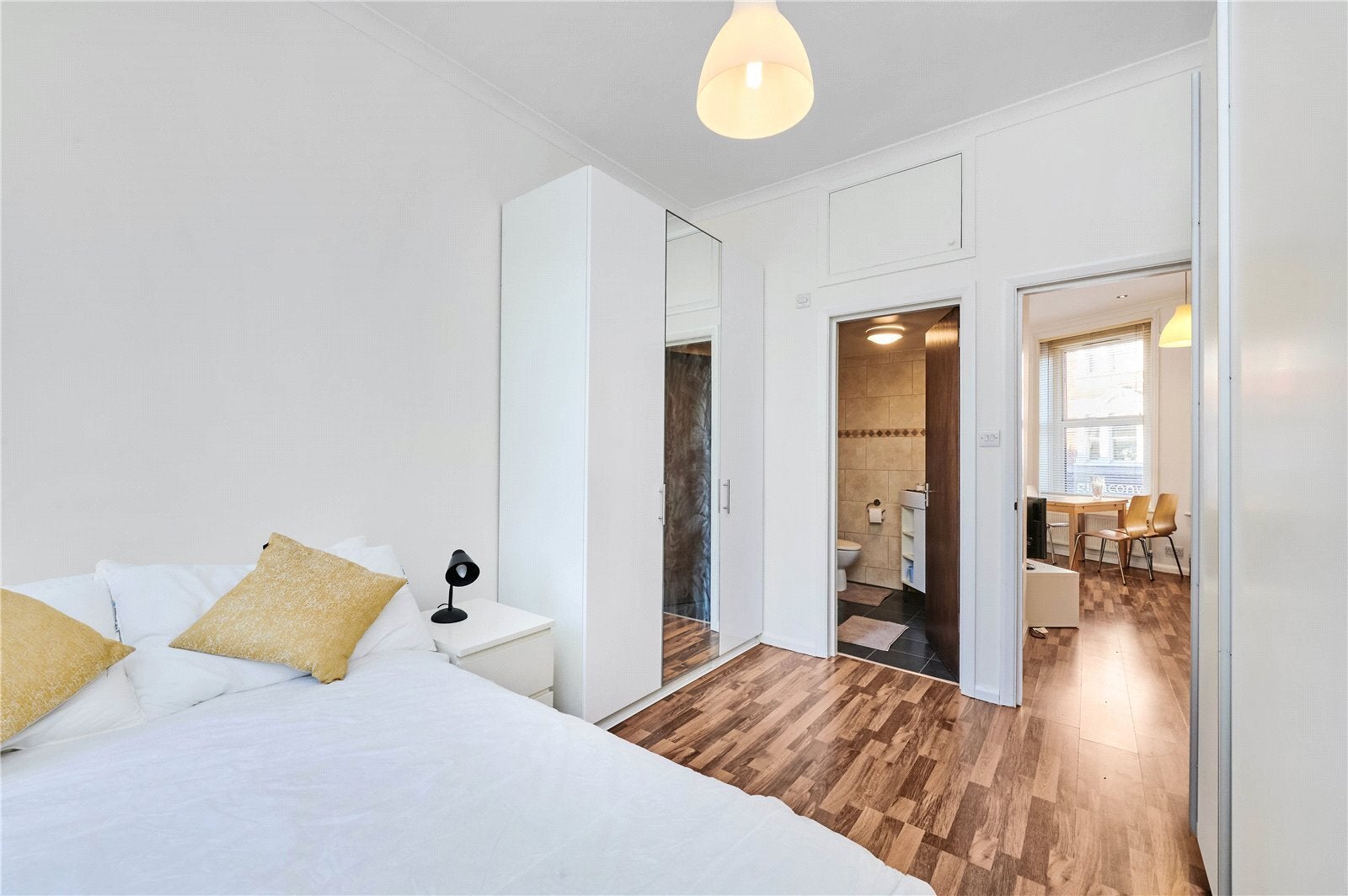 Flat Fulham Road in Greater London