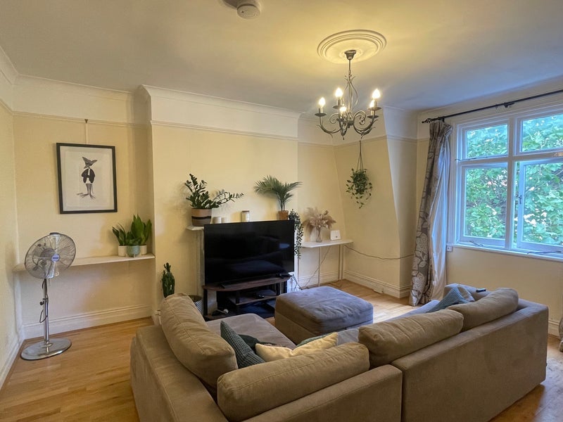 Room Castellain Road in City of Westminster
