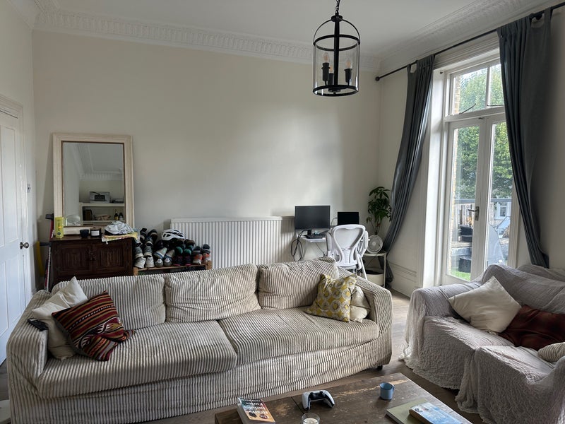Room Shepherds Bush Road in Greater London