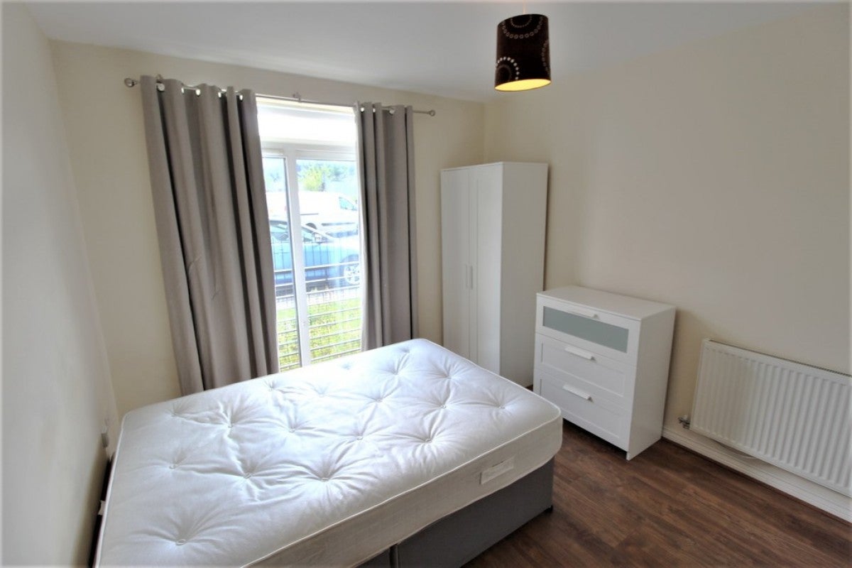 Flat Paladine Way in Coventry