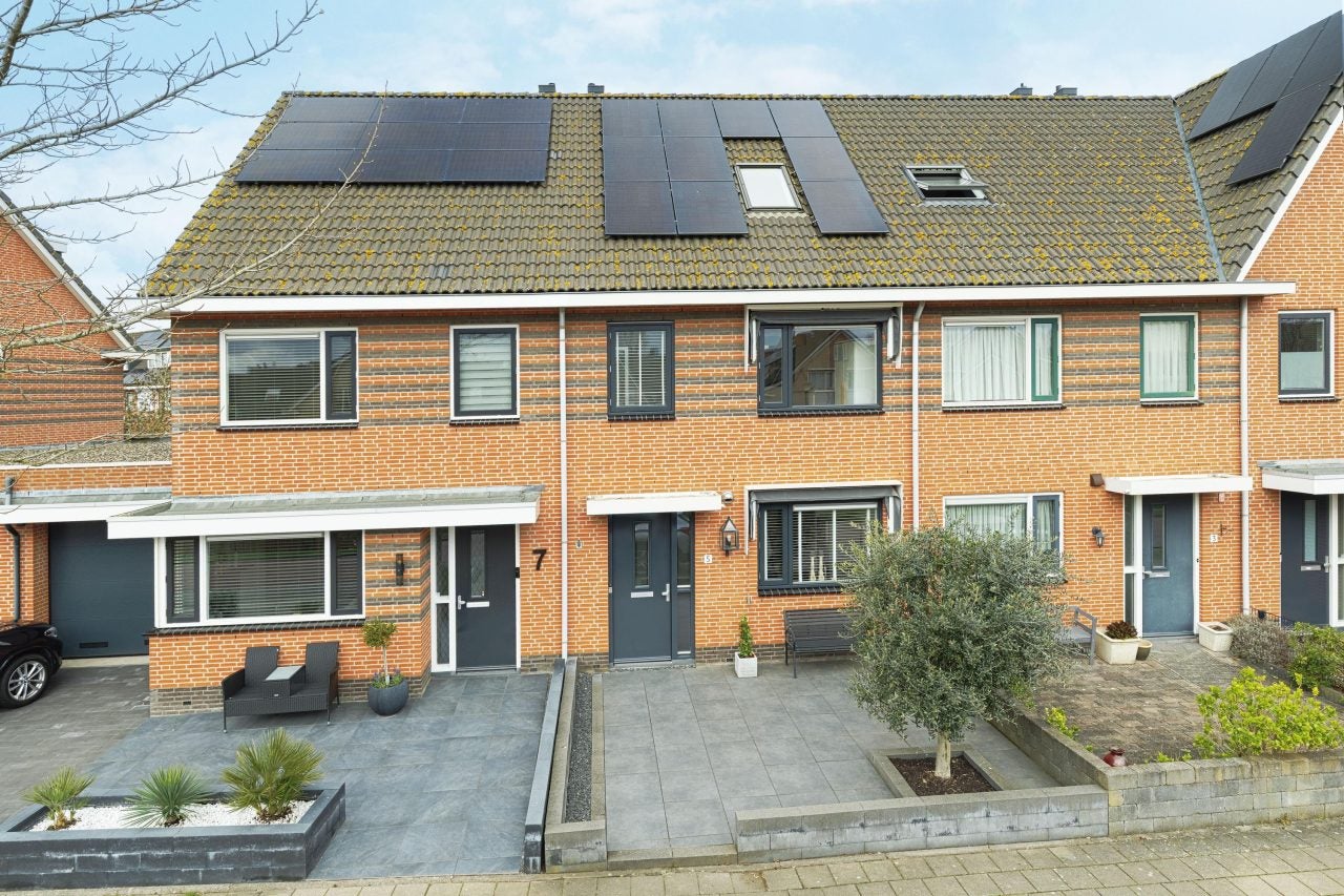 Huis Palissanderhout 5 in Barendrecht