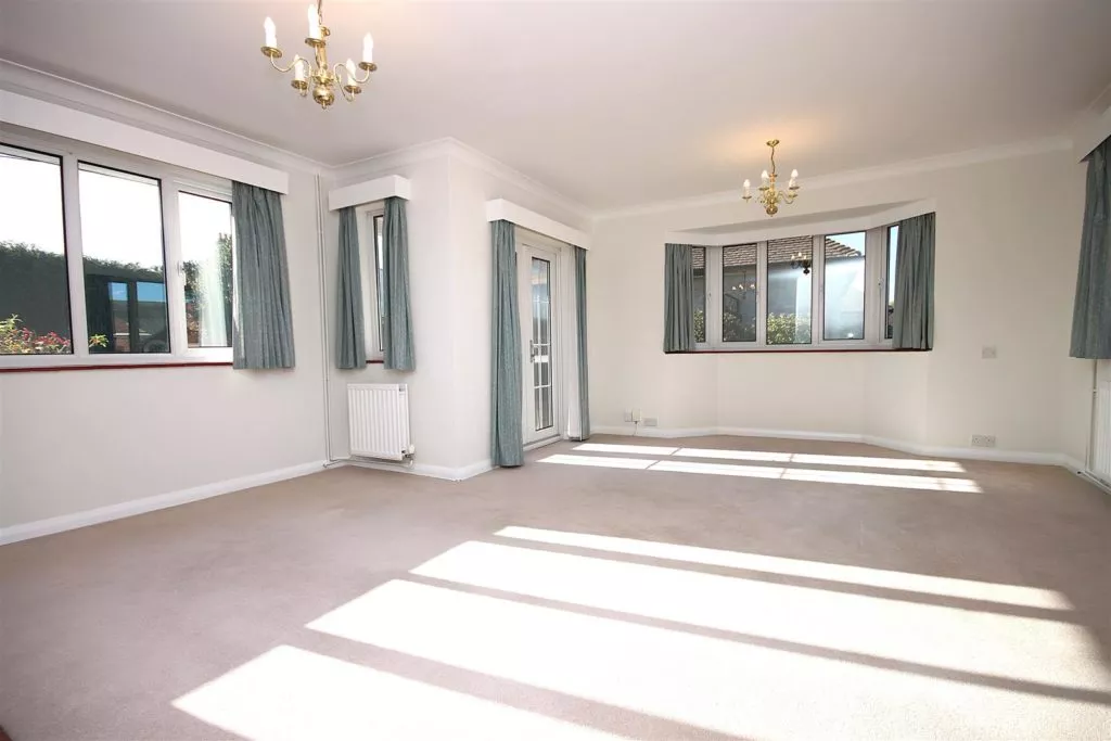 House Quennell Close in Mole Valley
