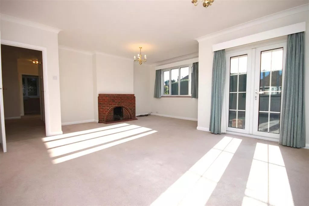 House Quennell Close in Mole Valley