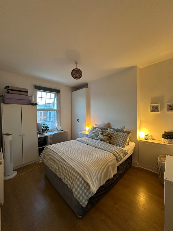 Room Balham High Road in Greater London