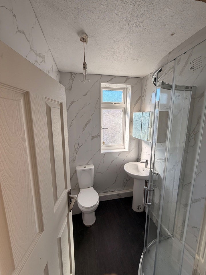 Room Great Cambridge Road in Greater London