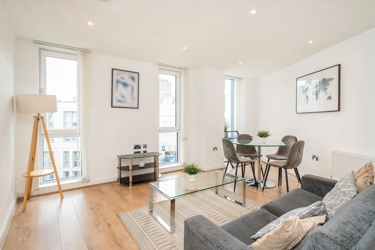 Flat Britannia Walk in Greater London
