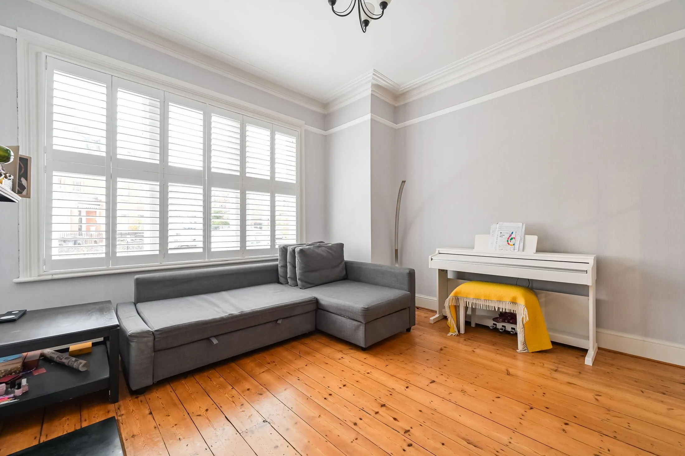 Flat Milton Avenue in Greater London