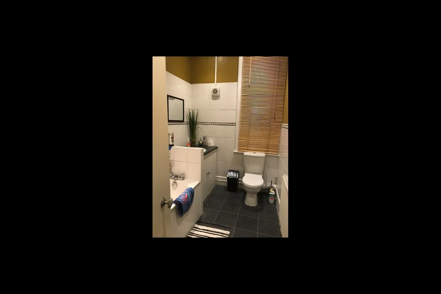 Room Grove Road in Greater London