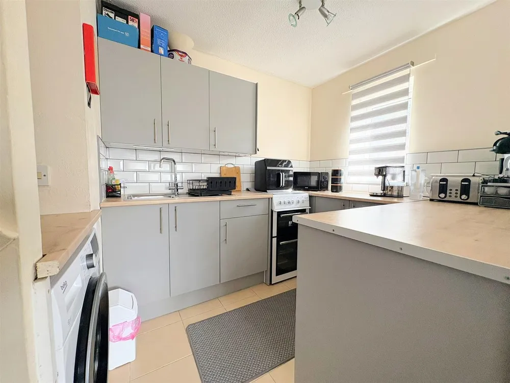 Flat Maple Court in Bridgwater