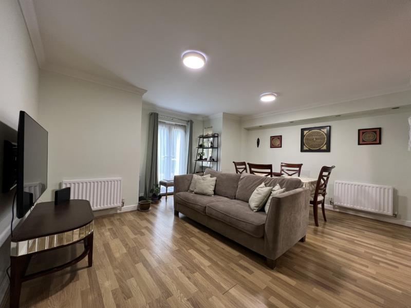 Flat Apsley Grove in Manchester