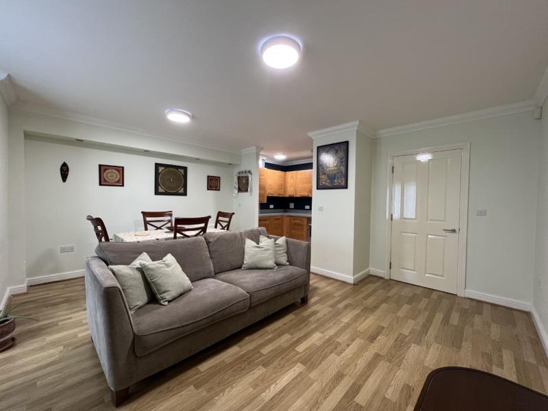 Flat Apsley Grove in Manchester