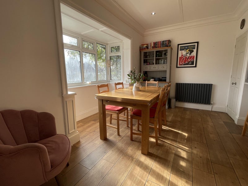 Room Ross Road in Greater London