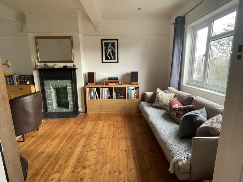 Room Ross Road in Greater London