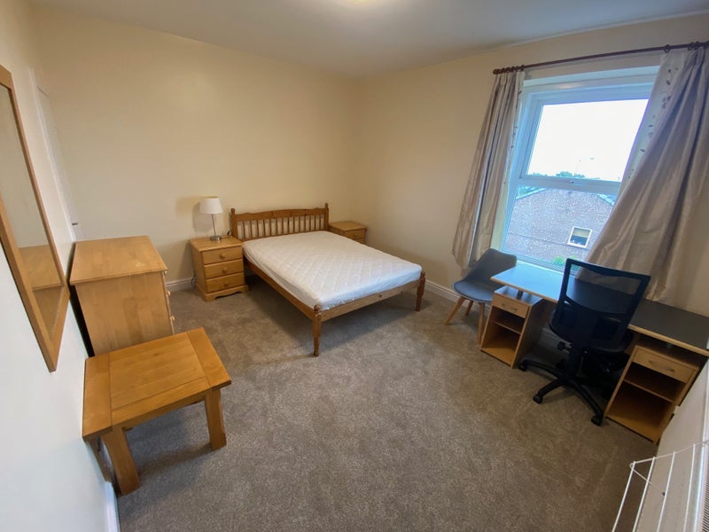Room Heavygate Road in Sheffield
