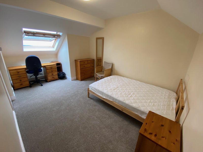Room Heavygate Road in Sheffield