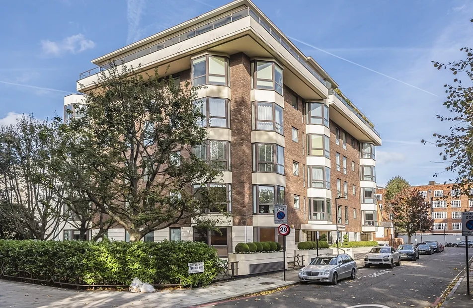 Flat Acacia Gardens in City of Westminster