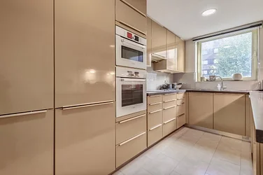 Flat Acacia Gardens in City of Westminster