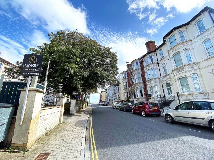 Flat Clarendon Road in Portsmouth
